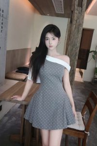 吕可盈  原图去衣-脱衣论坛-社区-秘密图库